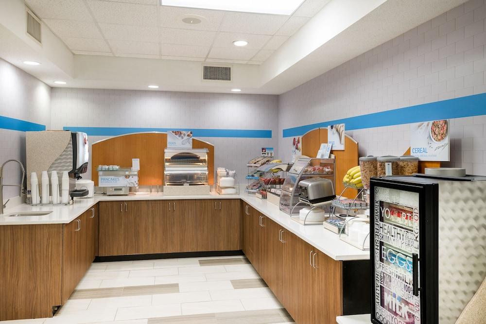 Holiday Inn Express Hillsville By Ihg Exterior photo