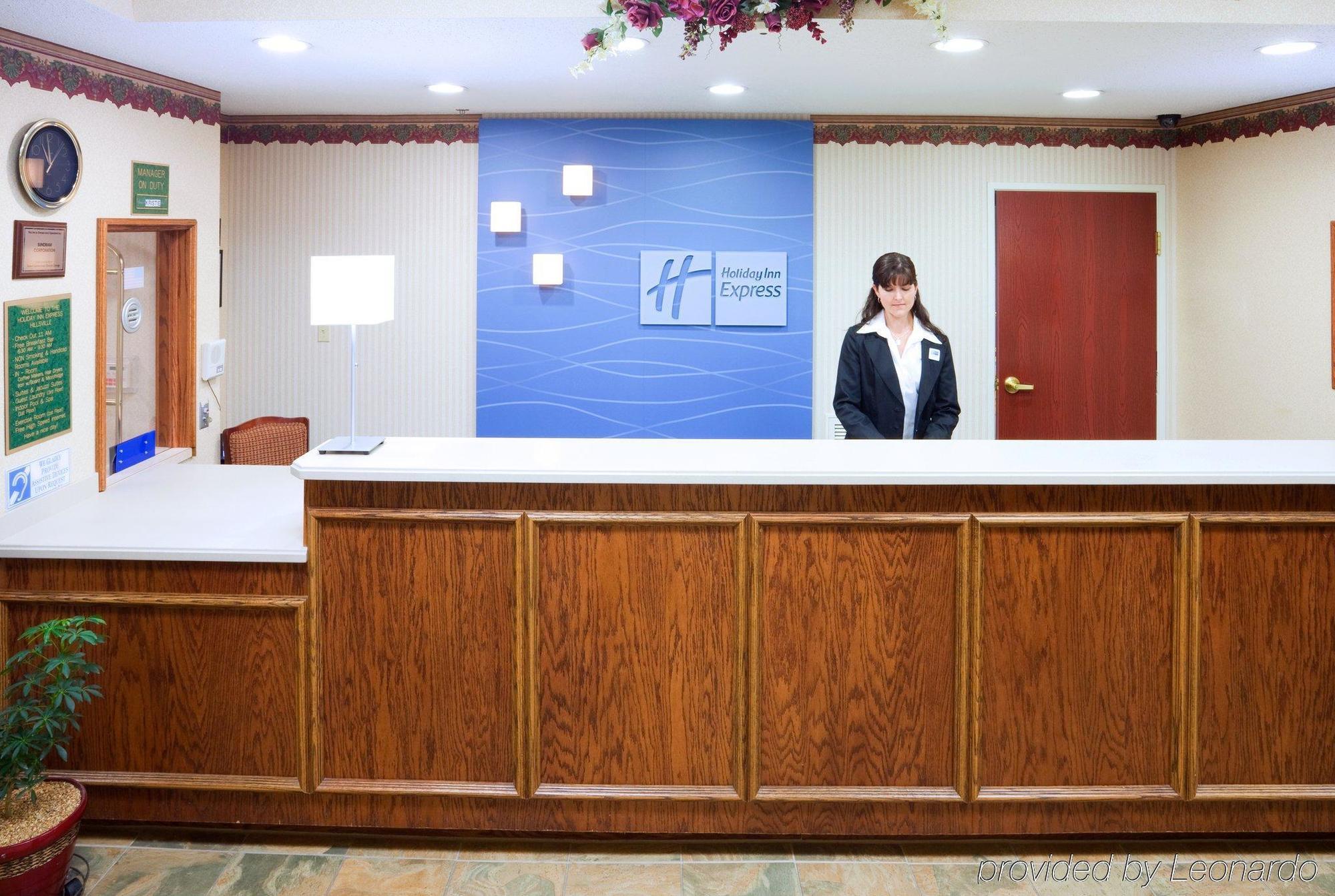 Holiday Inn Express Hillsville By Ihg Exterior photo