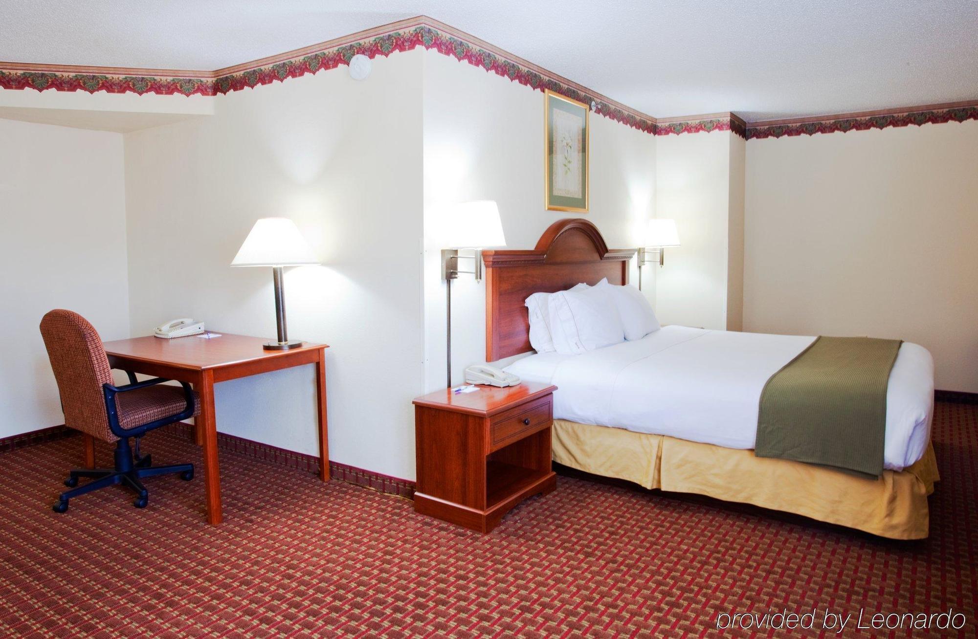 Holiday Inn Express Hillsville By Ihg Exterior photo