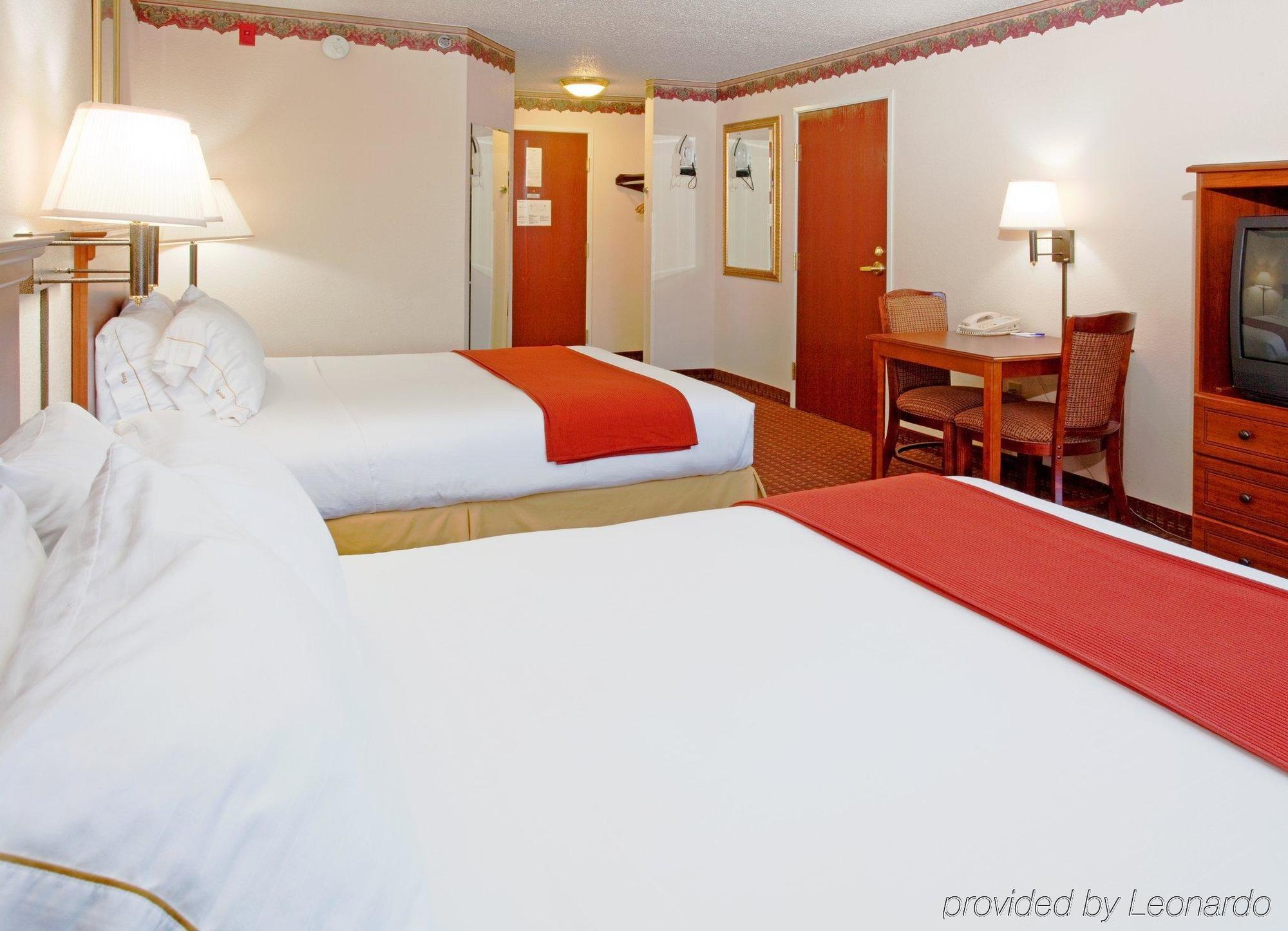 Holiday Inn Express Hillsville By Ihg Exterior photo