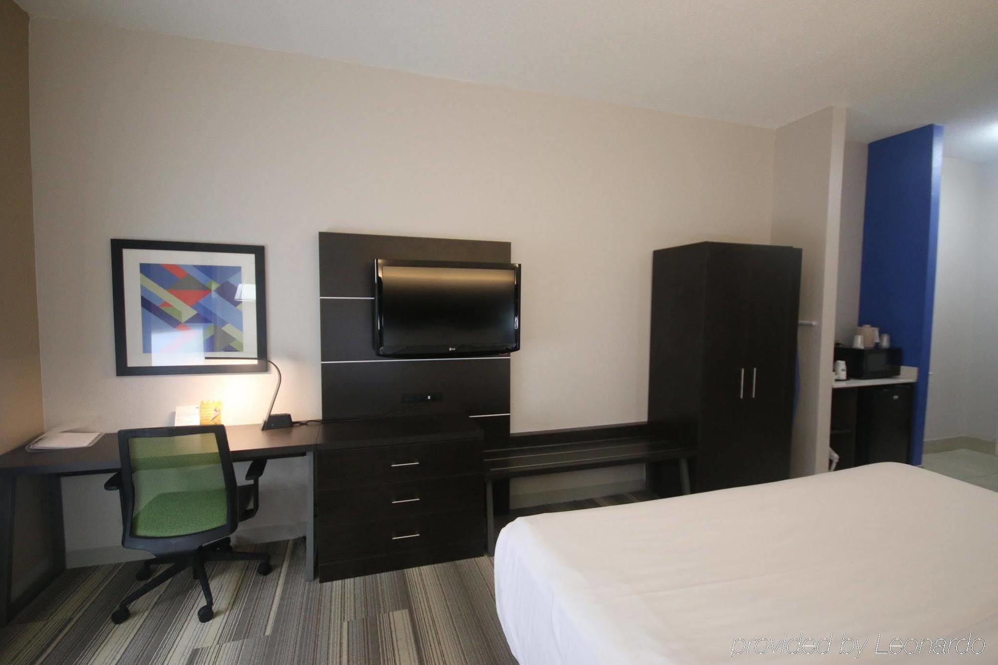Holiday Inn Express Hillsville By Ihg Exterior photo