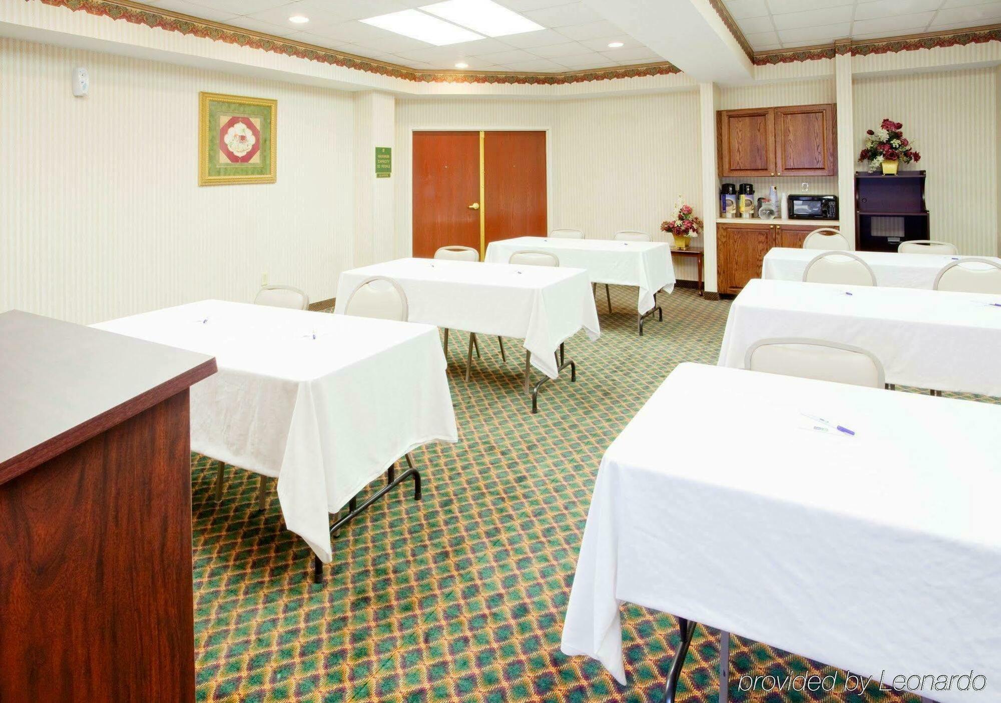 Holiday Inn Express Hillsville By Ihg Exterior photo