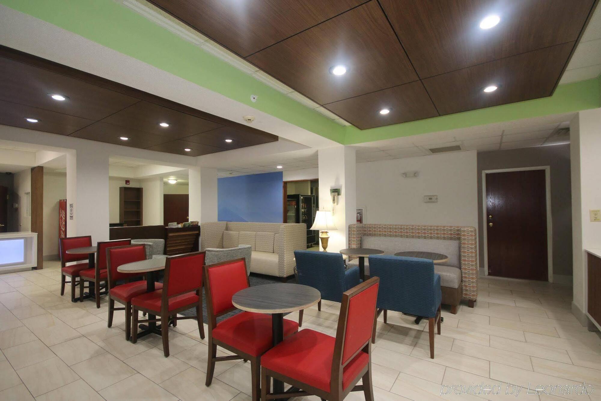 Holiday Inn Express Hillsville By Ihg Exterior photo